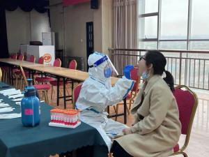 抗疫保供，我們?nèi)σ愿埃? class=